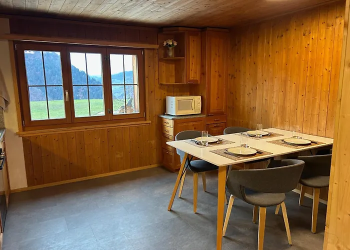 Latura - 3.5 Zimmerwohnung Fuer 4 Personen, 80m2